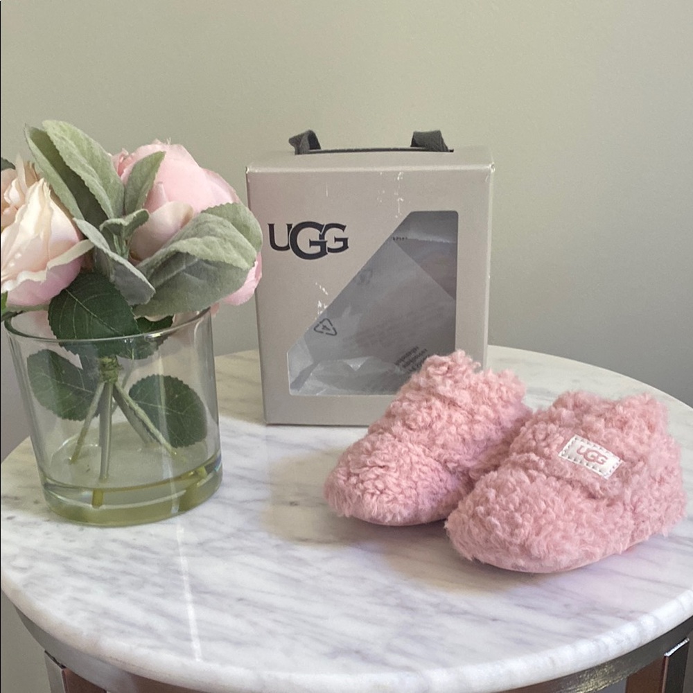 NWT UGG Pink Fluffy Baby Booties